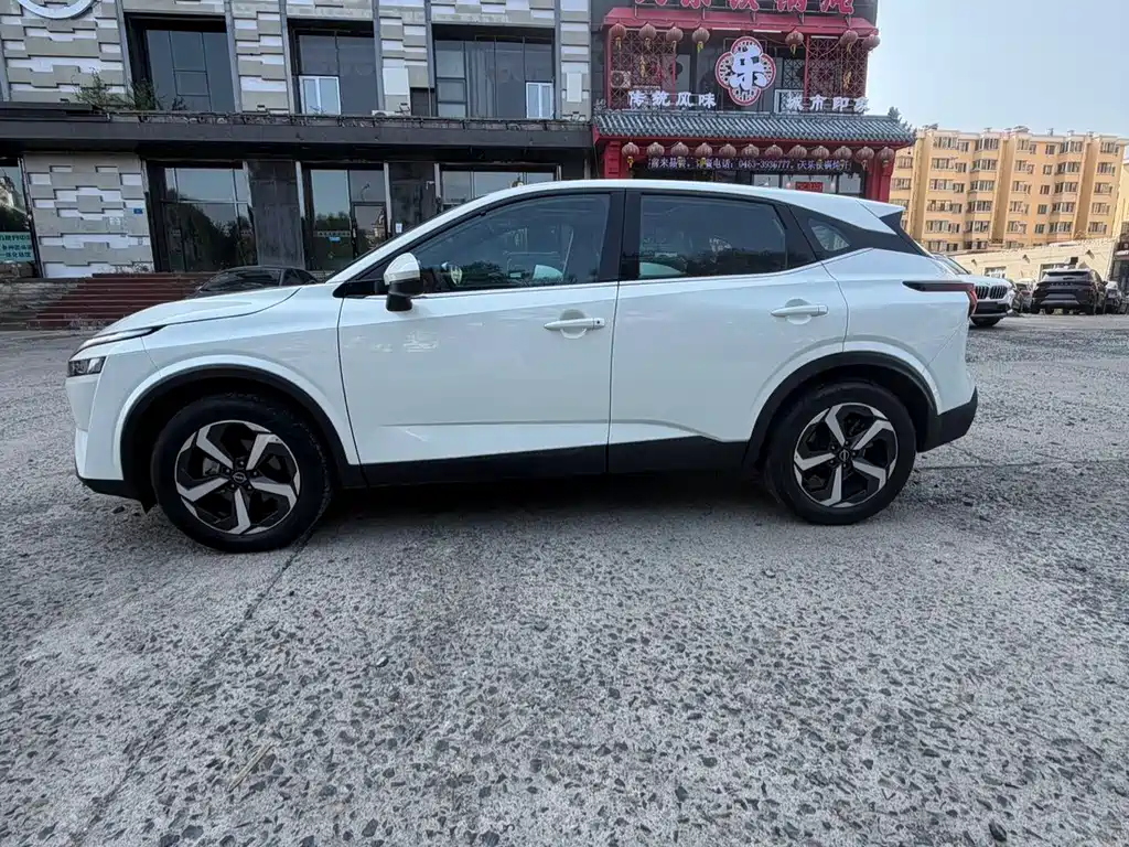 Nissan Qashqai — фото 8
