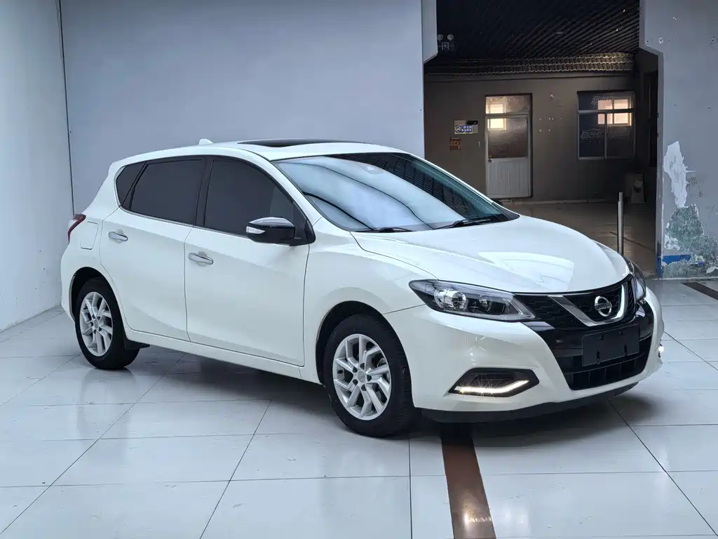 Nissan Tiida — фото 3