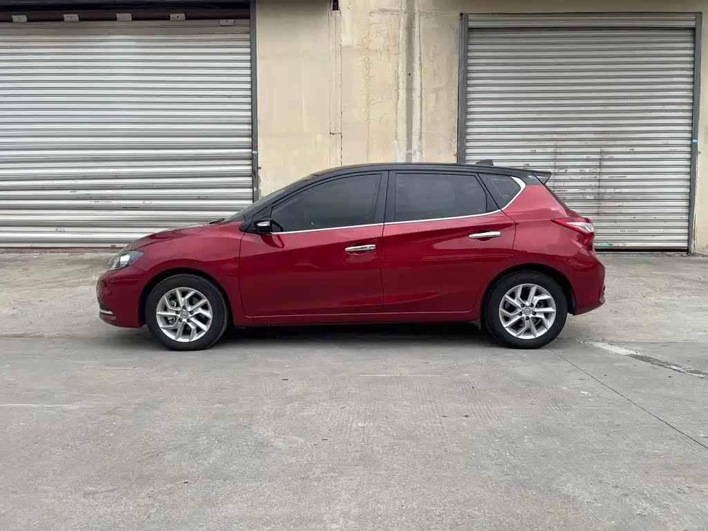 Nissan Tiida — фото 3