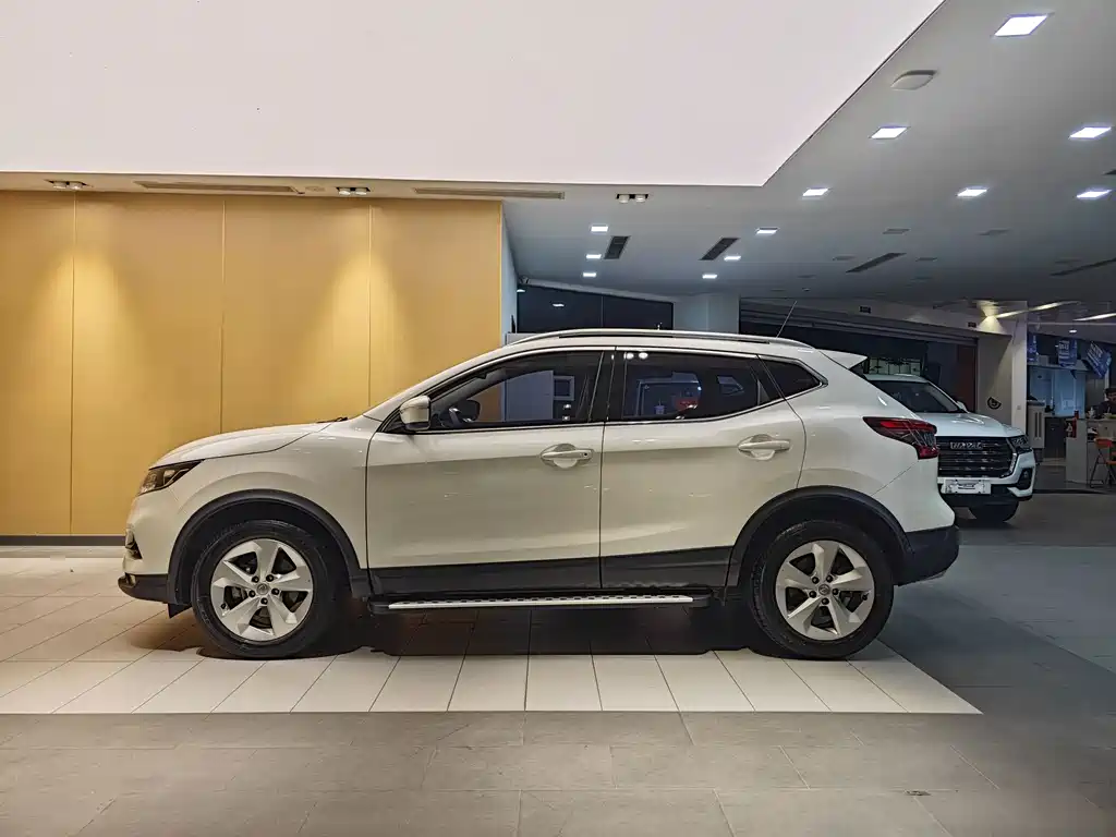 Nissan Qashqai — фото 6