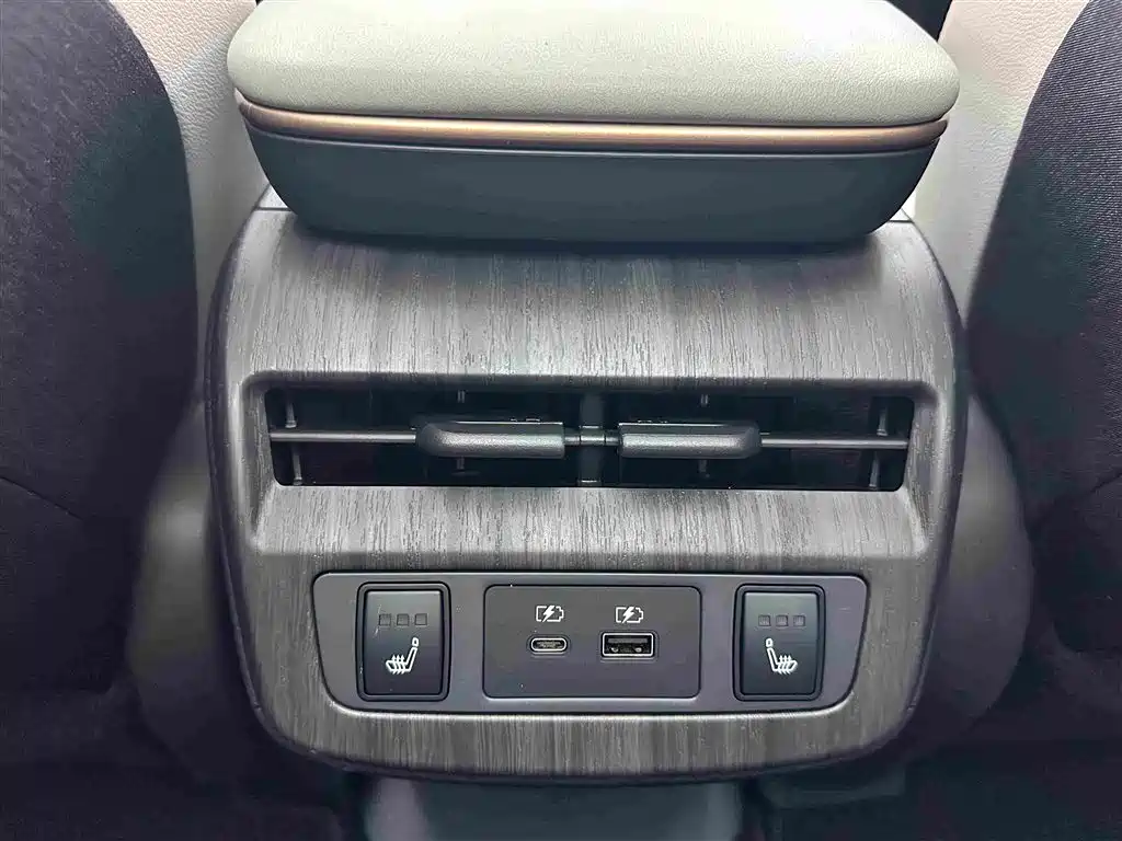 Nissan Ariya — фото 14