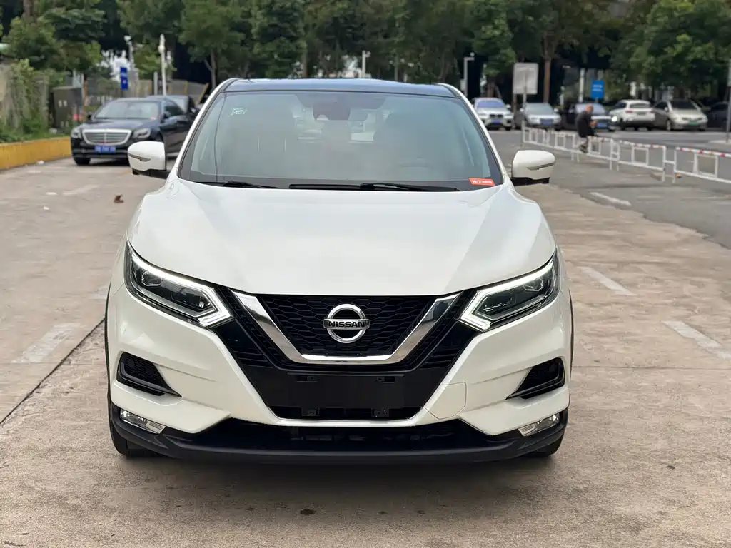 Nissan Qashqai — фото 2