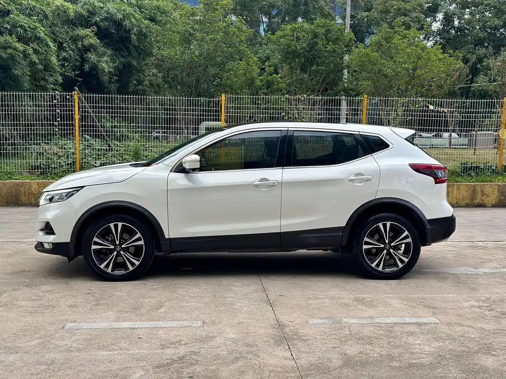 Nissan Qashqai — фото 5