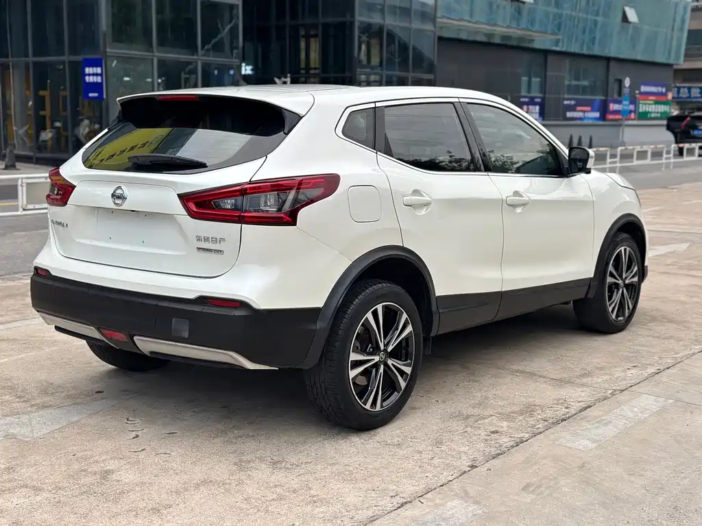 Nissan Qashqai — фото 6