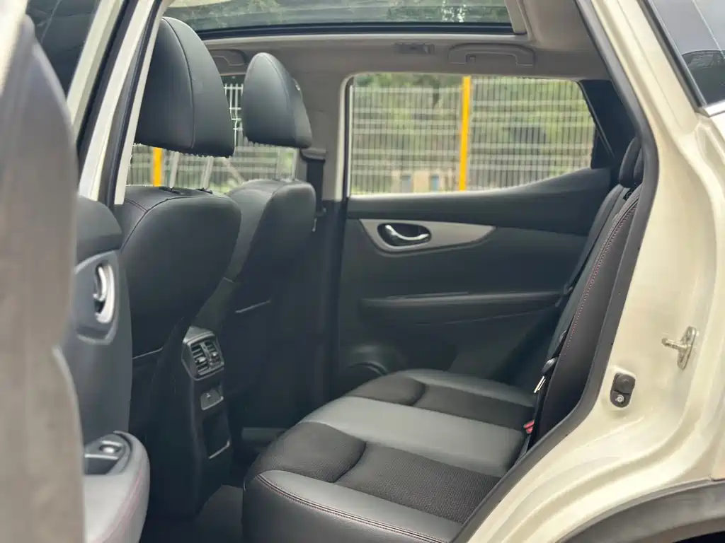 Nissan Qashqai — фото 10