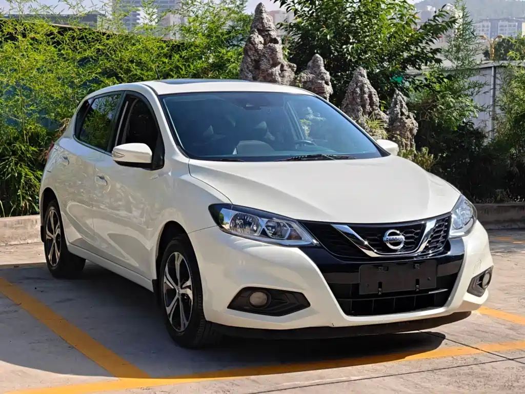 Nissan Tiida — фото 3