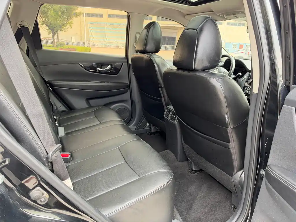 Nissan X-Trail — фото 10