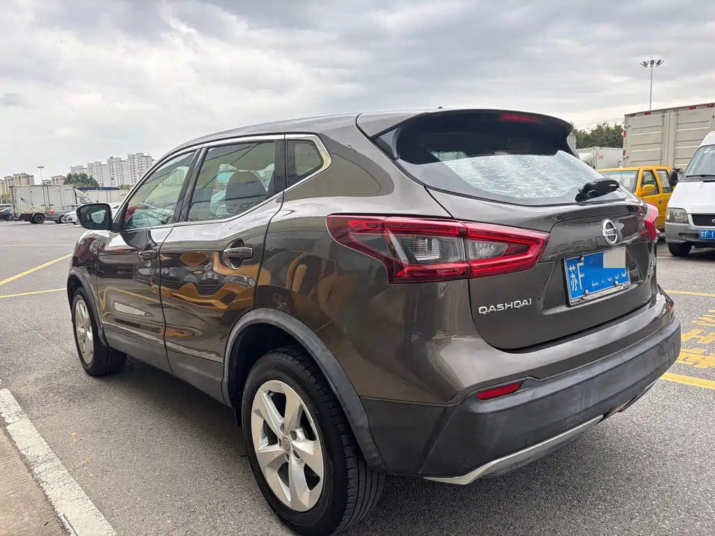 Nissan Qashqai — фото 9