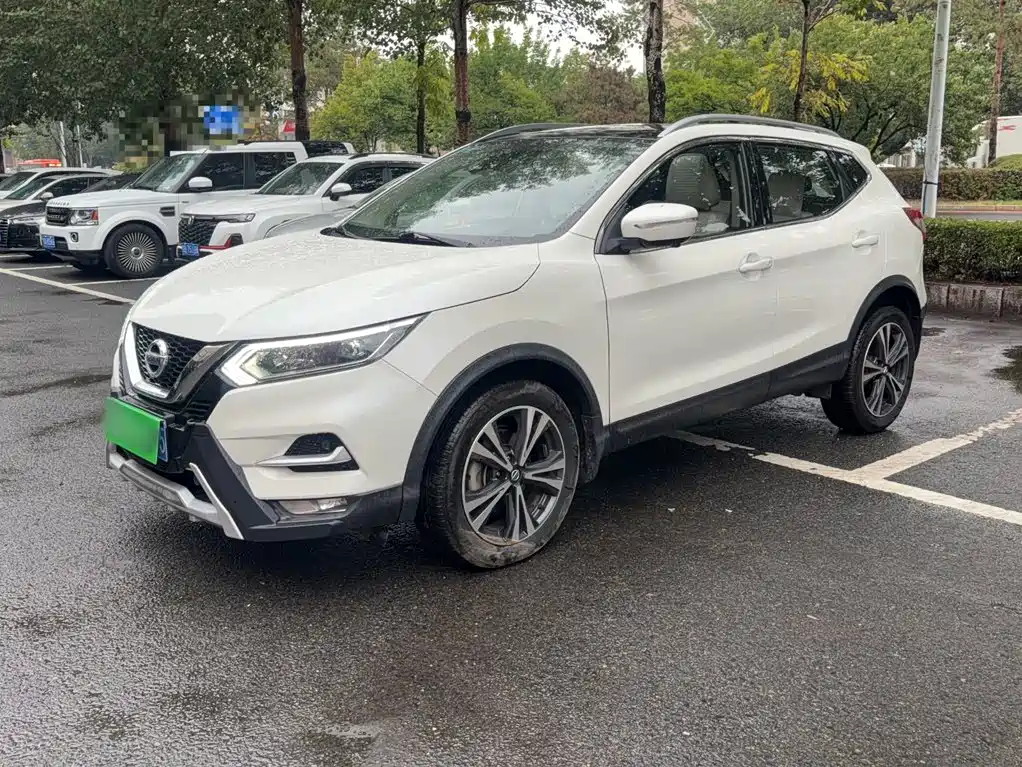 Nissan Qashqai — фото 7