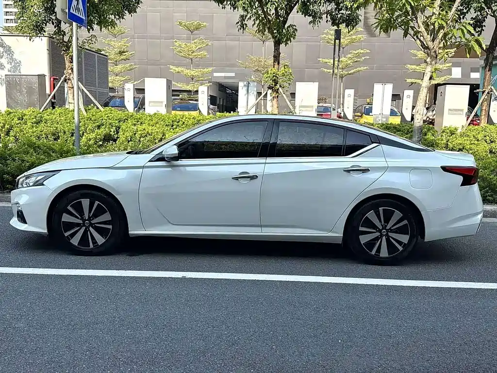 Nissan Teana — фото 3