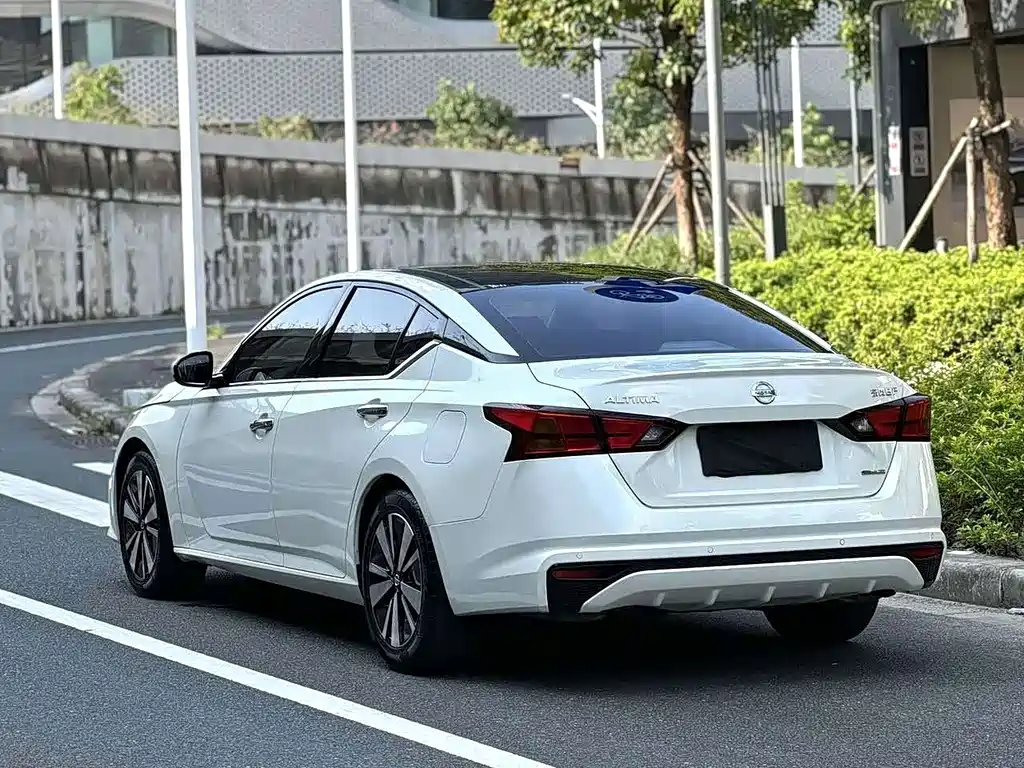 Nissan Teana — фото 10