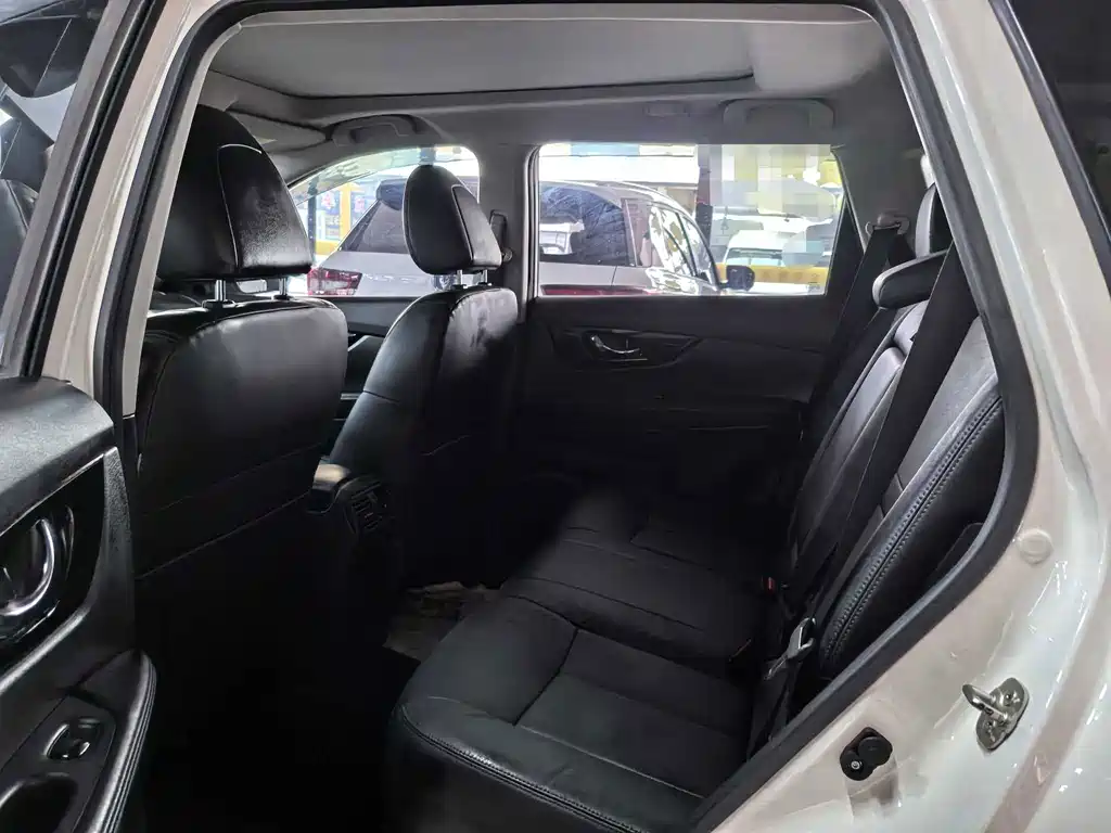 Nissan X-Trail — фото 11