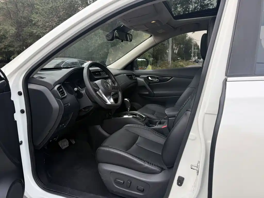 Nissan X-Trail — фото 15