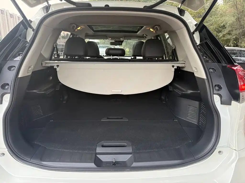 Nissan X-Trail — фото 17