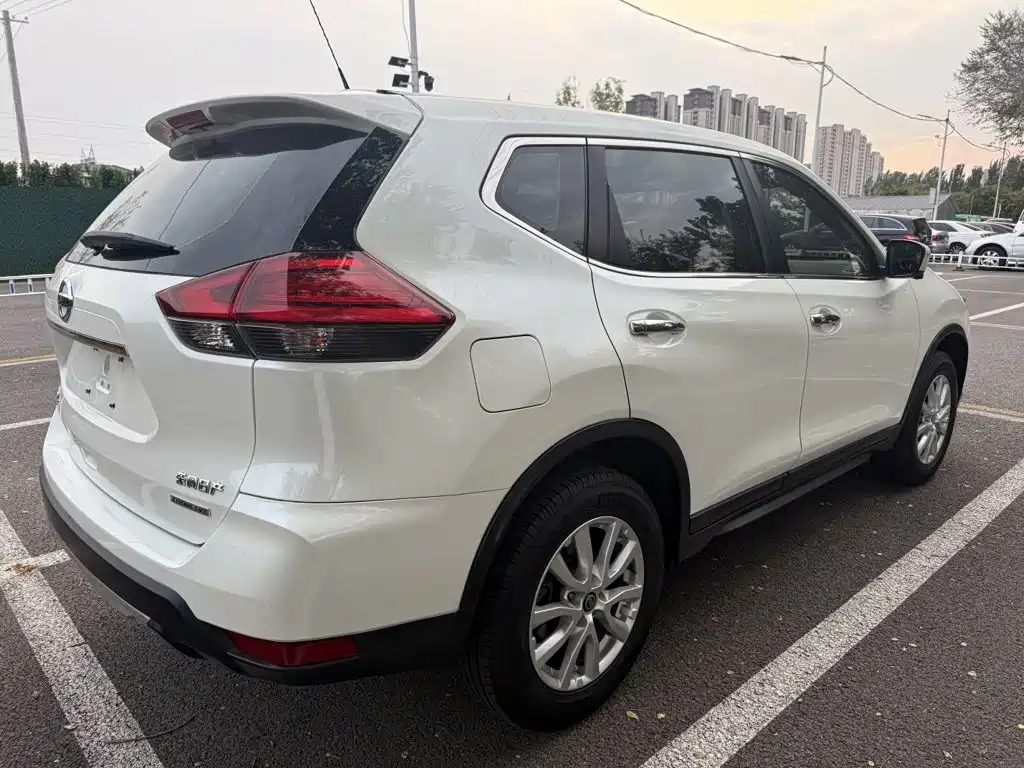 Nissan X-Trail — фото 9