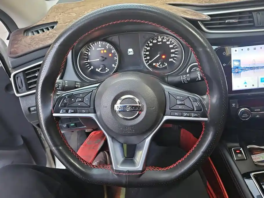 Nissan Qashqai — фото 15