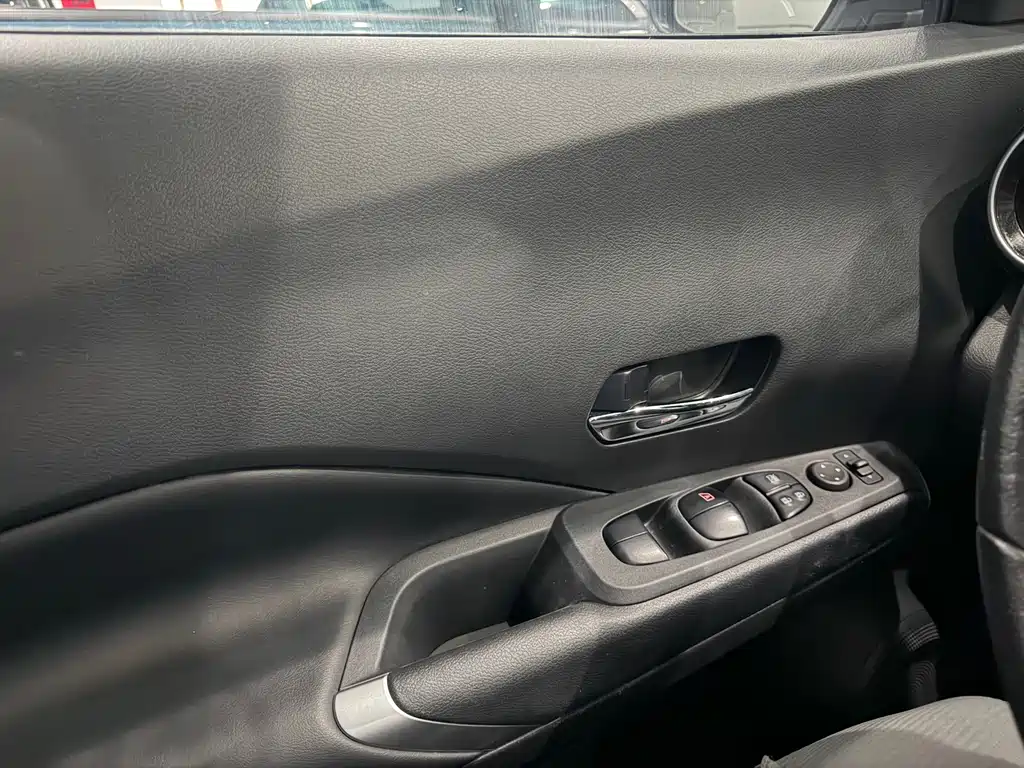 Nissan Kicks — фото 17