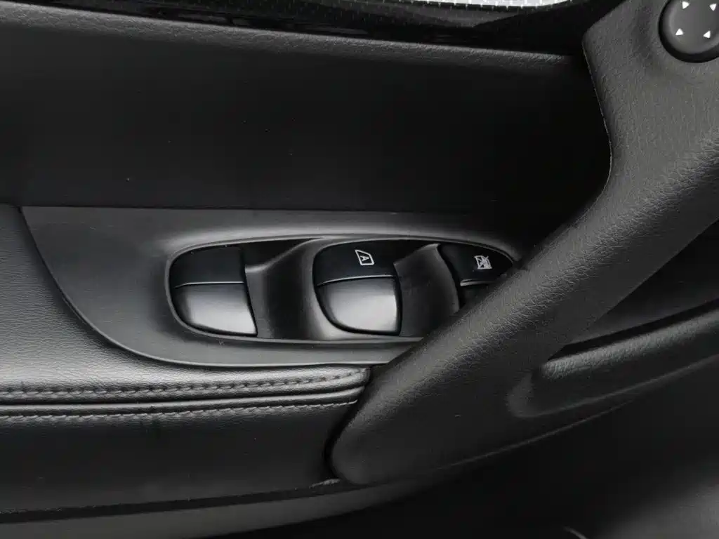 Nissan X-Trail — фото 9