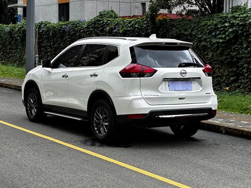 Nissan X-Trail — фото 7