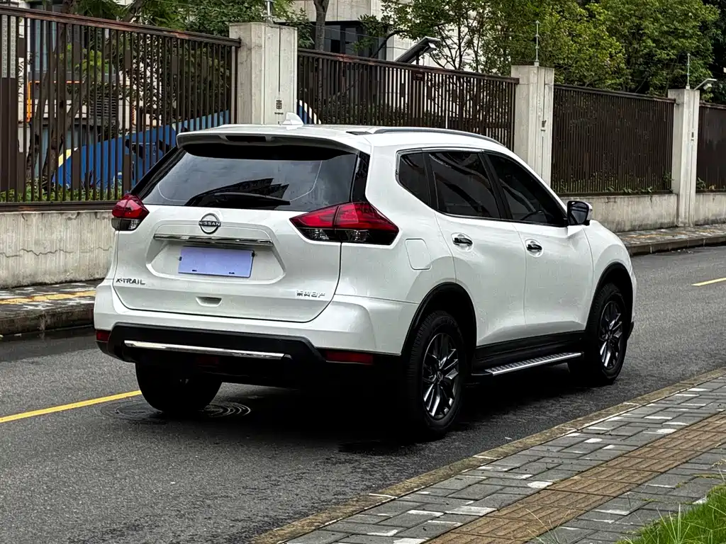 Nissan X-Trail — фото 9