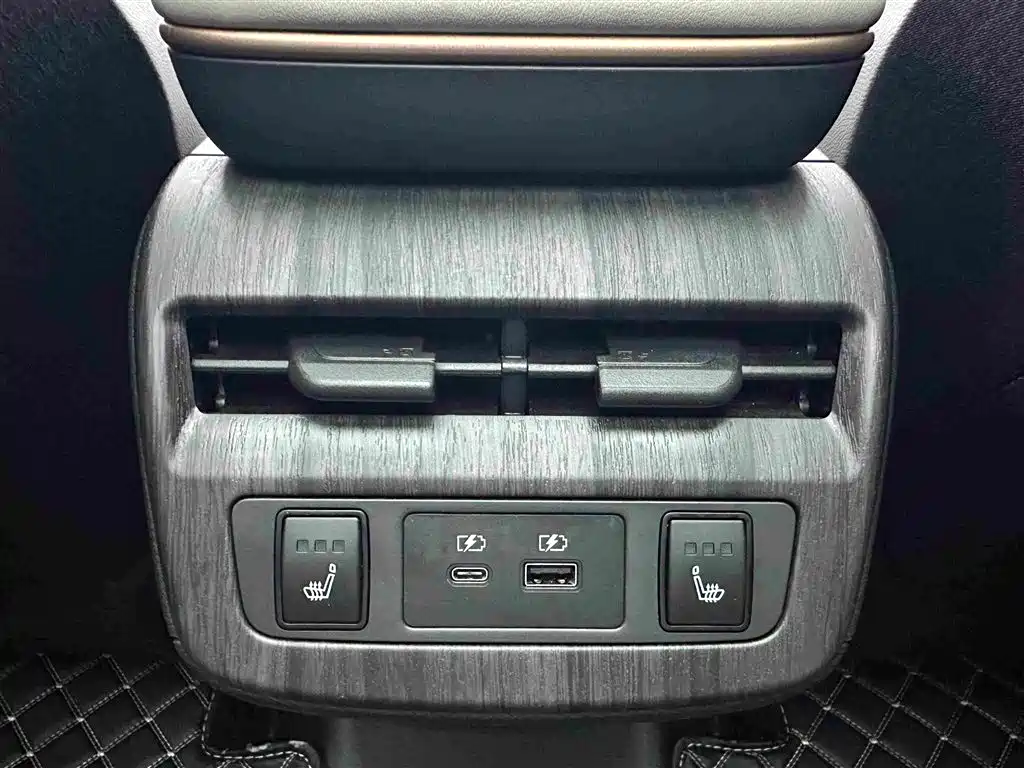 Nissan Ariya — фото 16