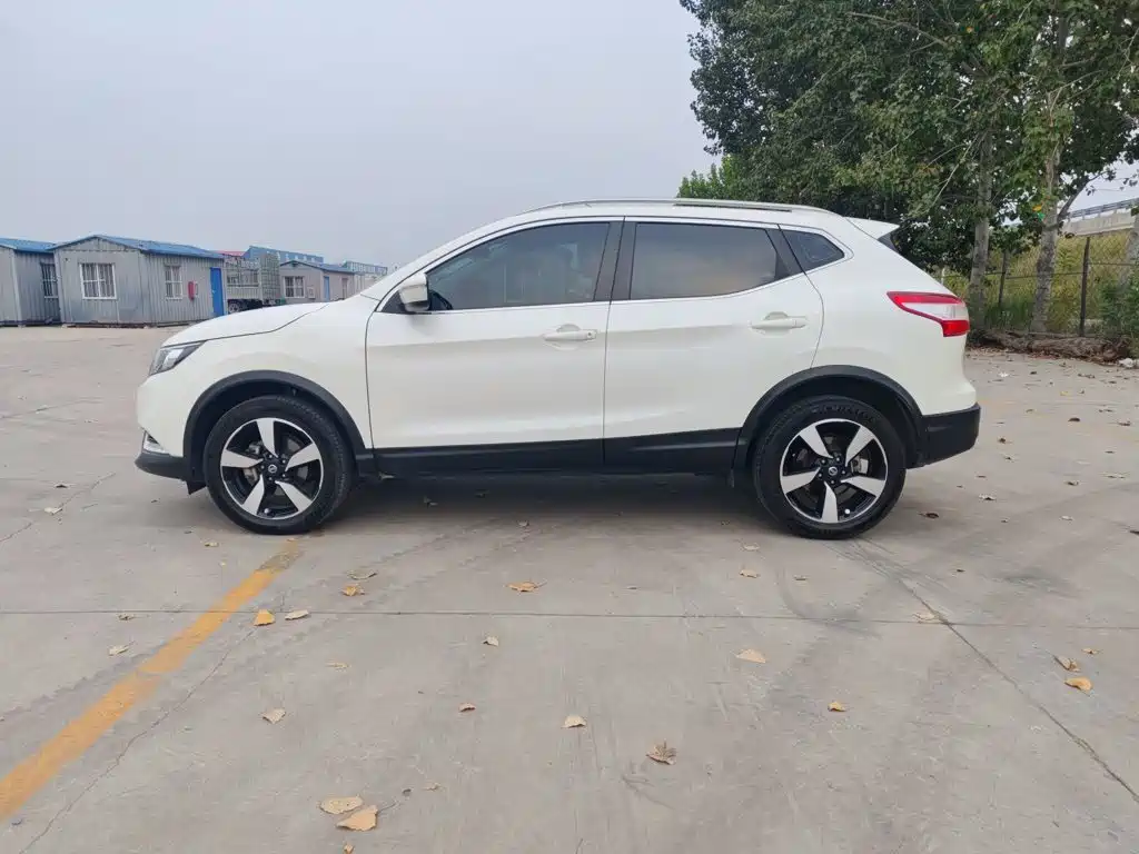 Nissan Qashqai — фото 24