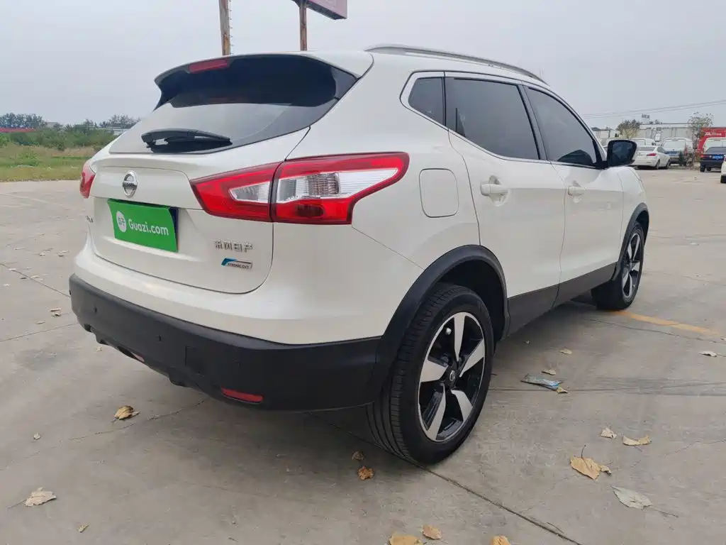 Nissan Qashqai — фото 5