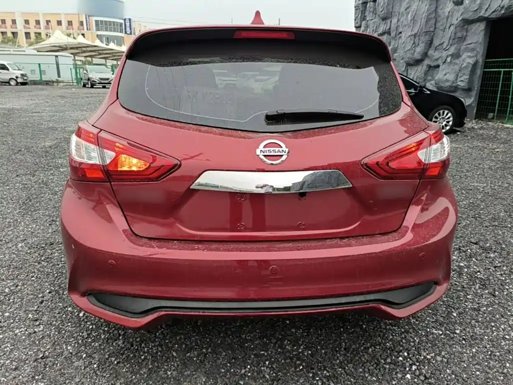 Nissan Tiida — фото 6