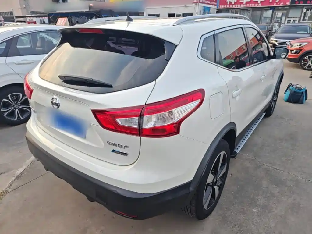 Nissan Qashqai — фото 7