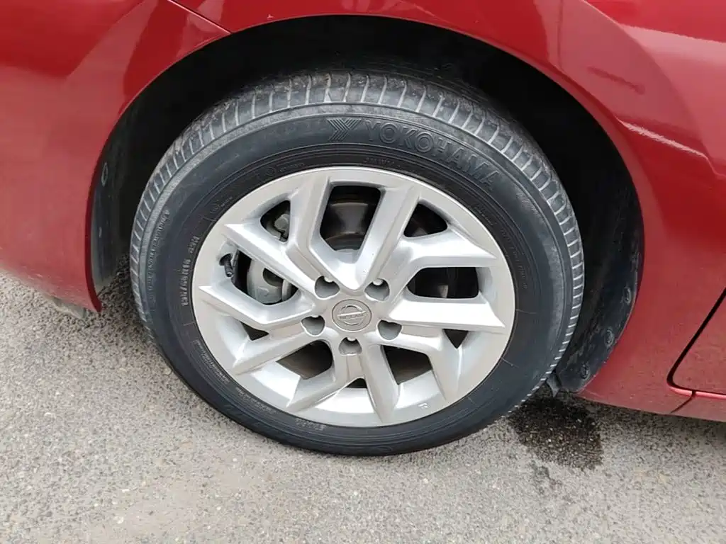 Nissan Tiida — фото 23