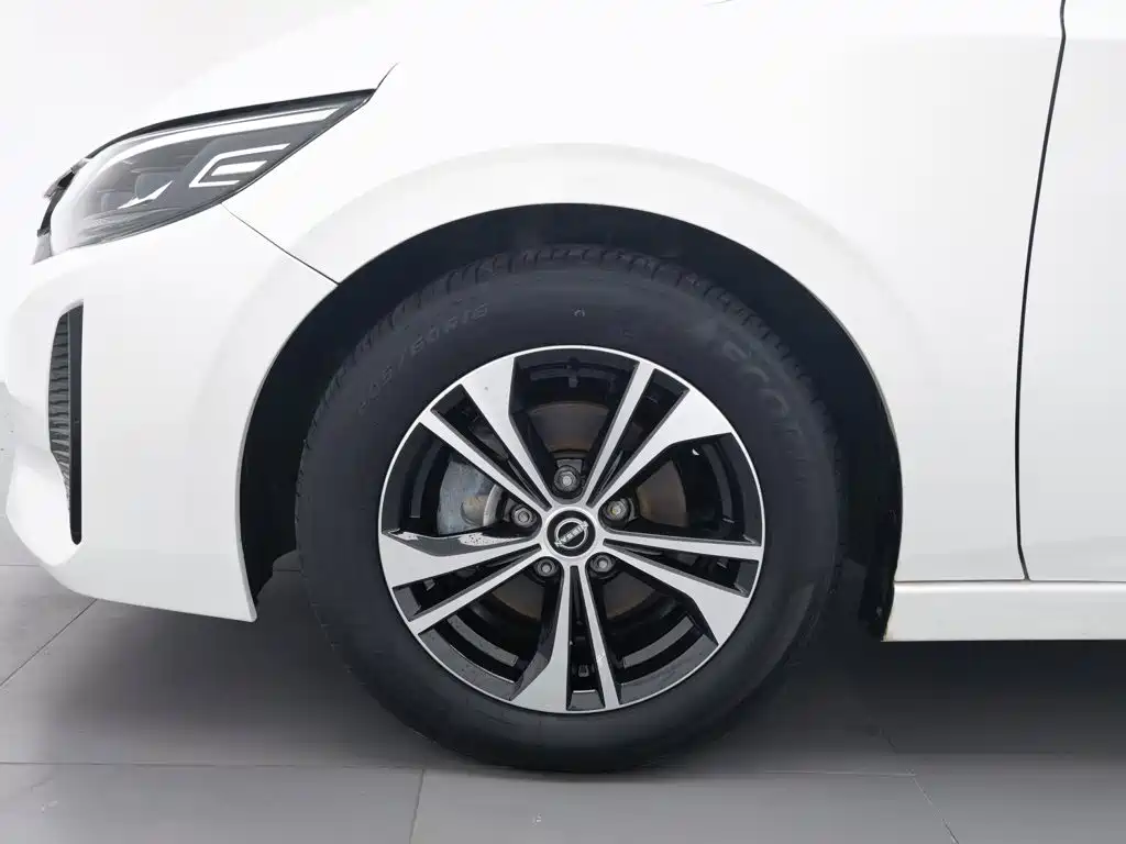 Nissan Sylphy — фото 17