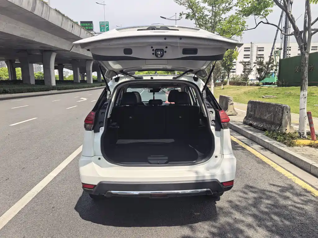 Nissan X-Trail — фото 15