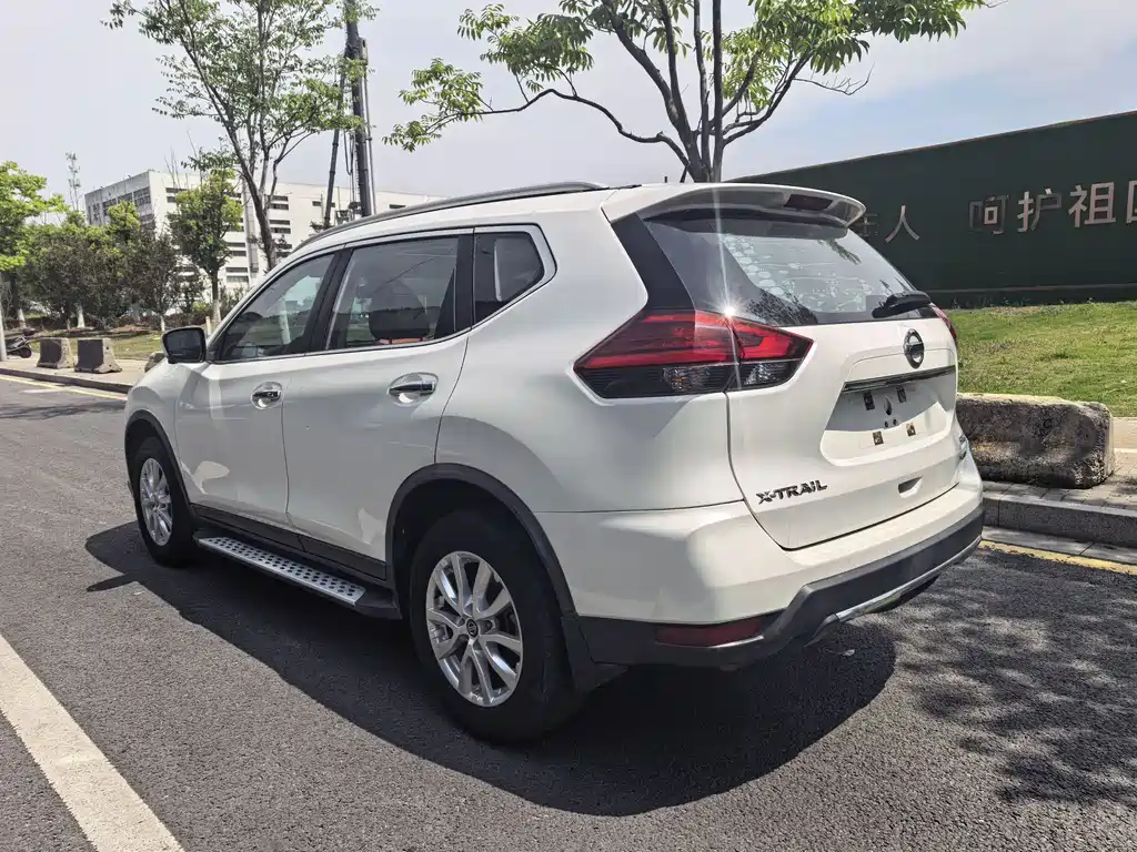 Nissan X-Trail — фото 17