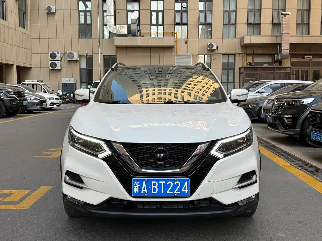 Nissan Qashqai — фото 2