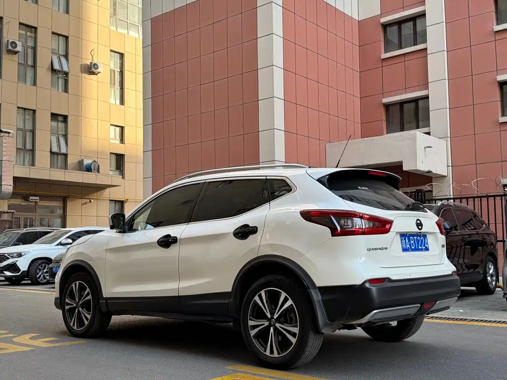 Nissan Qashqai — фото 13