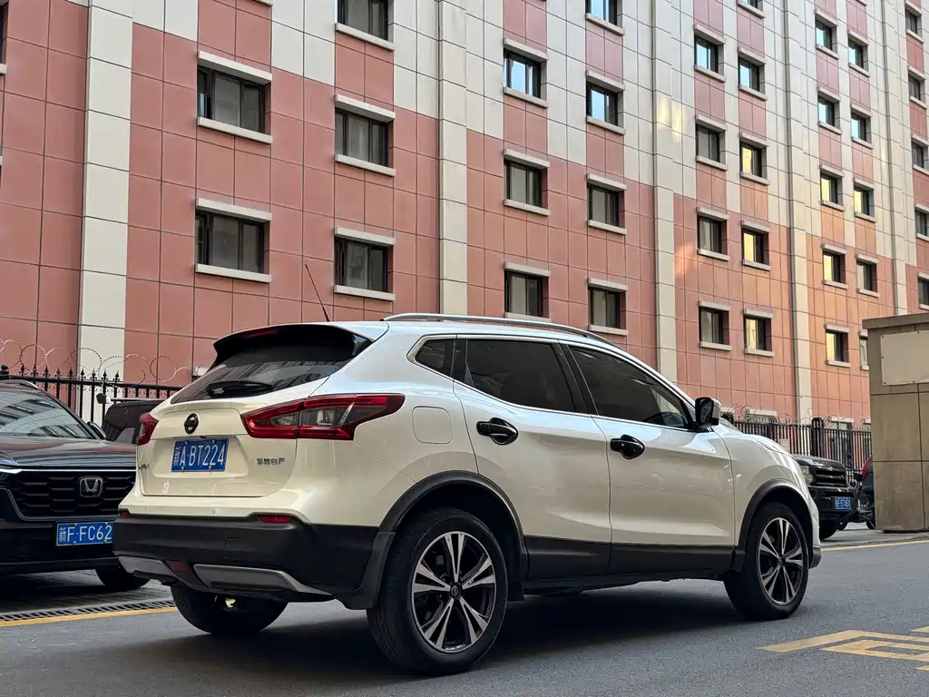 Nissan Qashqai — фото 14
