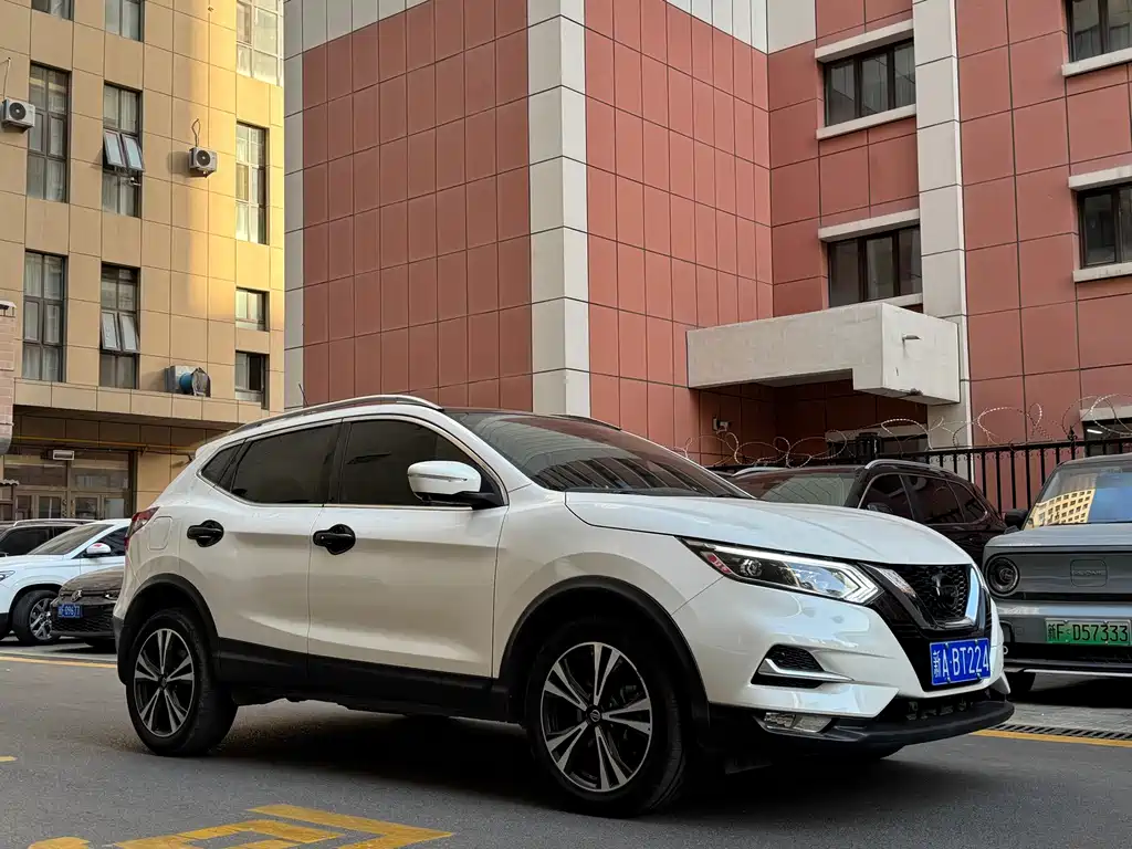 Nissan Qashqai — фото 3