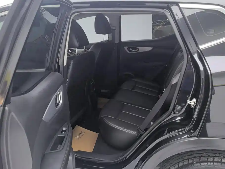 Nissan Qashqai — фото 11