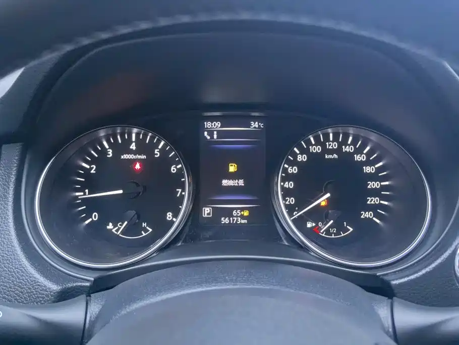 Nissan Qashqai — фото 14