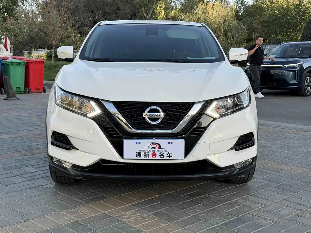 Nissan Qashqai — фото 2