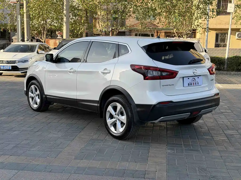 Nissan Qashqai — фото 9