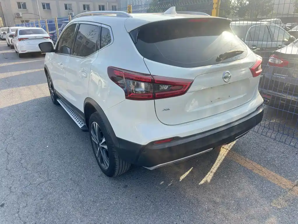 Nissan Qashqai — фото 4