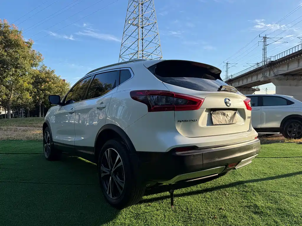 Nissan Qashqai — фото 4