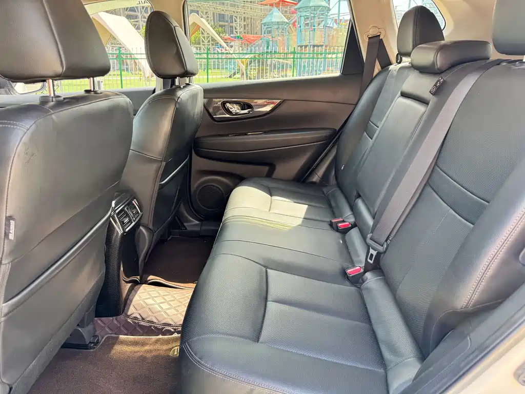 Nissan X-Trail — фото 15