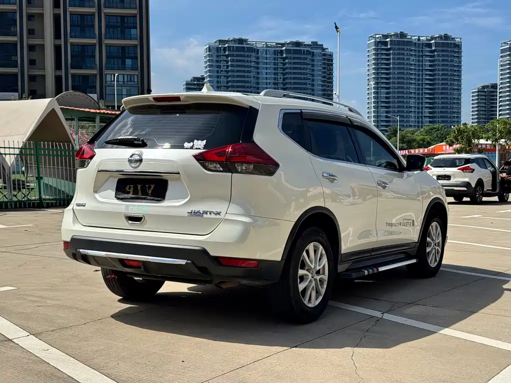 Nissan X-Trail — фото 7