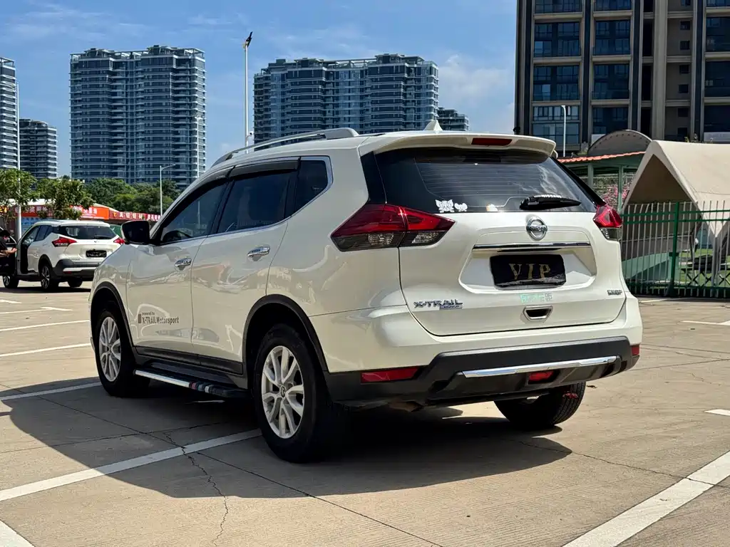 Nissan X-Trail — фото 9