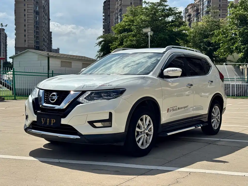 Nissan X-Trail — фото 10