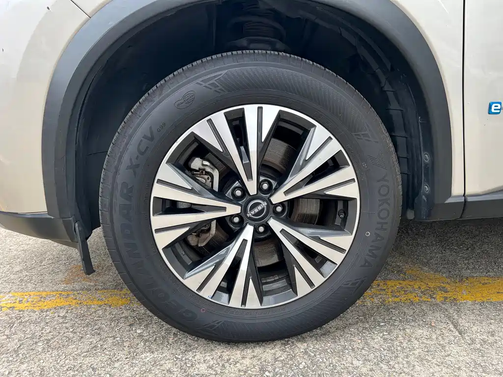 Nissan X-Trail — фото 17