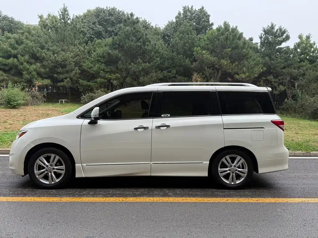 Nissan Quest — фото 3
