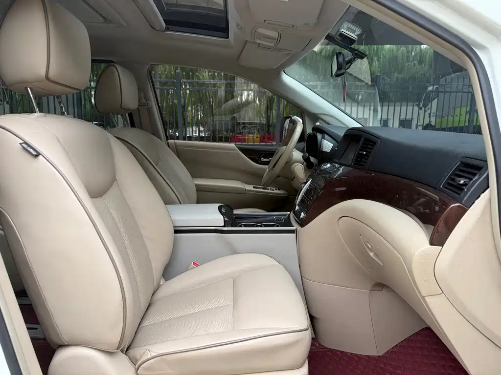 Nissan Quest — фото 10